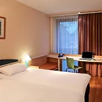 Ibis Otel