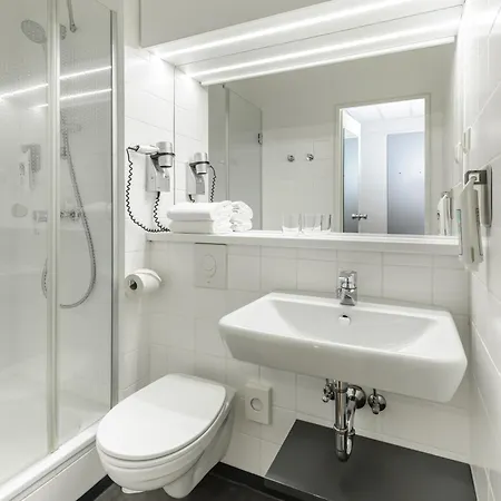 Ibis Готель 2*