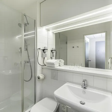Ibis Готель