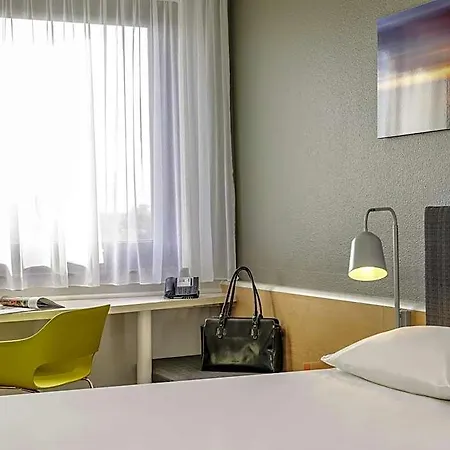 Ibis Hotel 2*