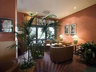 Ibis Готель 2*